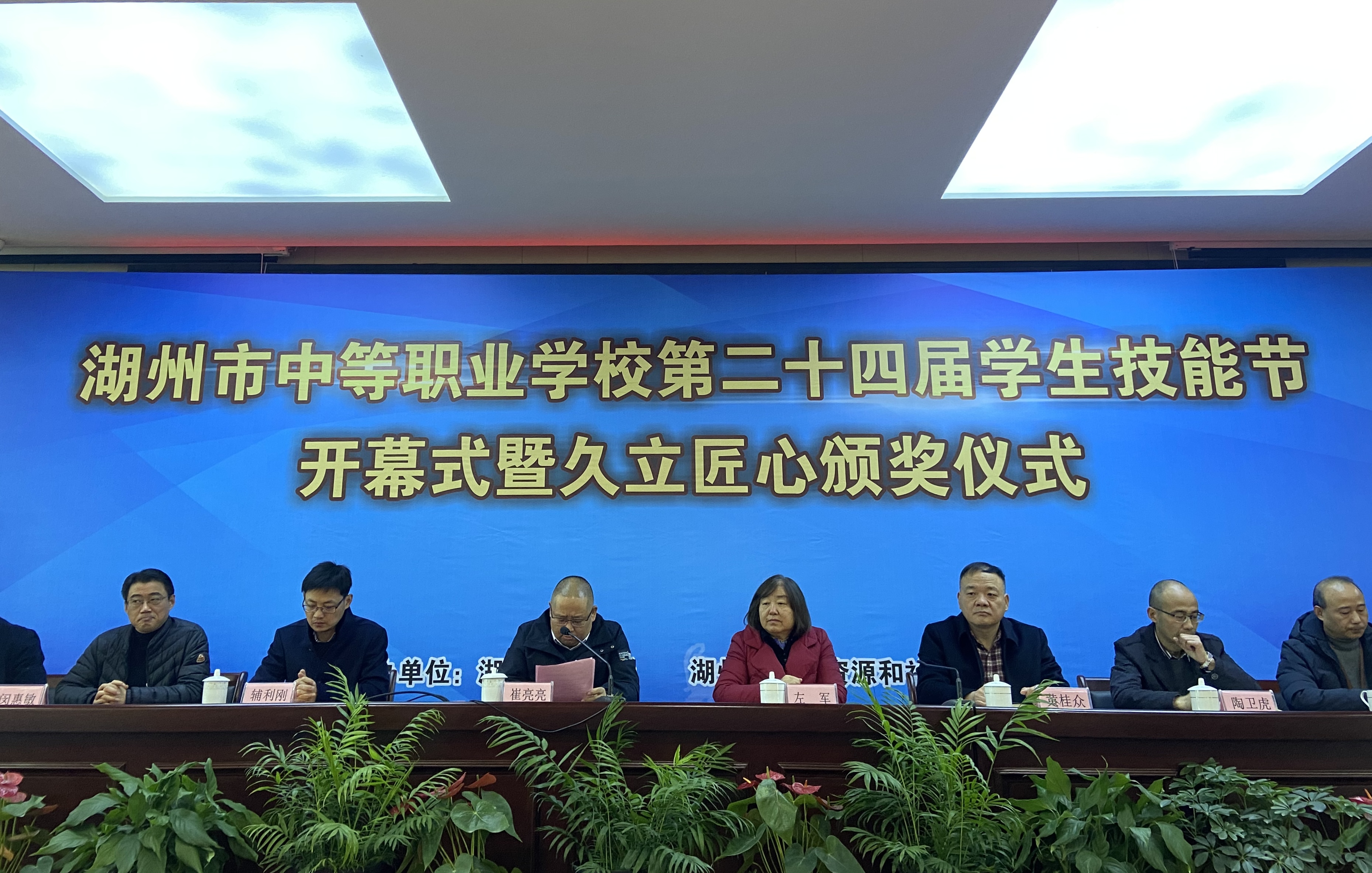 鉴黑担保网(jhdbw)·最具权威唯一维权担保平台
